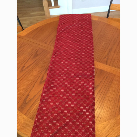 Cardinal/Bluebird Holiday Table Runner - Picture 6 of 6